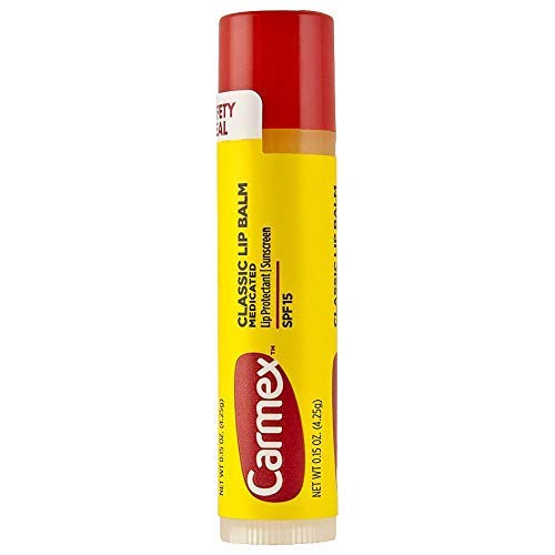 «Carmex» أفضل مرطب شفايف للتفتيح وعلاج أضرار الطقس