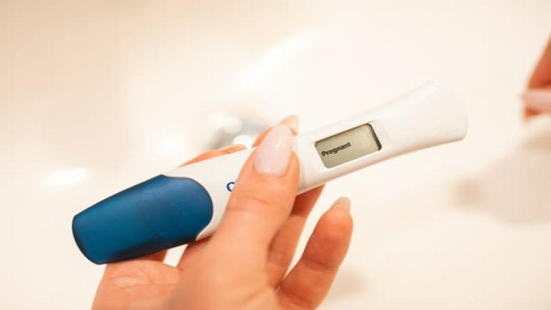 هل اختبار الحمل المنزلي لازم الصباح؟ | أعراض الحمل الأولى