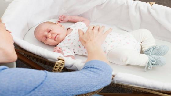 أفضل علاج للإمساك عند الرضع في الأسبوع الأول